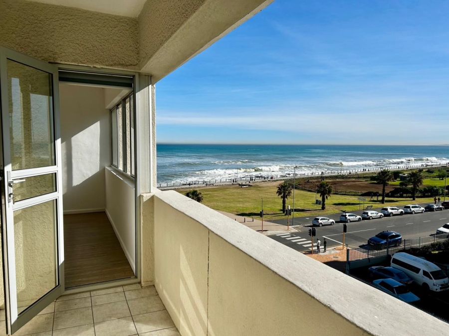 To Let 3 Bedroom Property for Rent in Mouille Point Western Cape